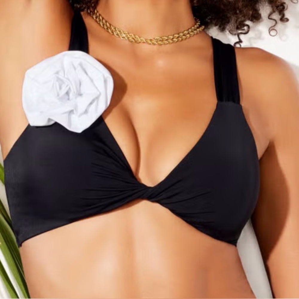 New Swimsuits For All Rosette Bikini Top Black Size 10 twist
